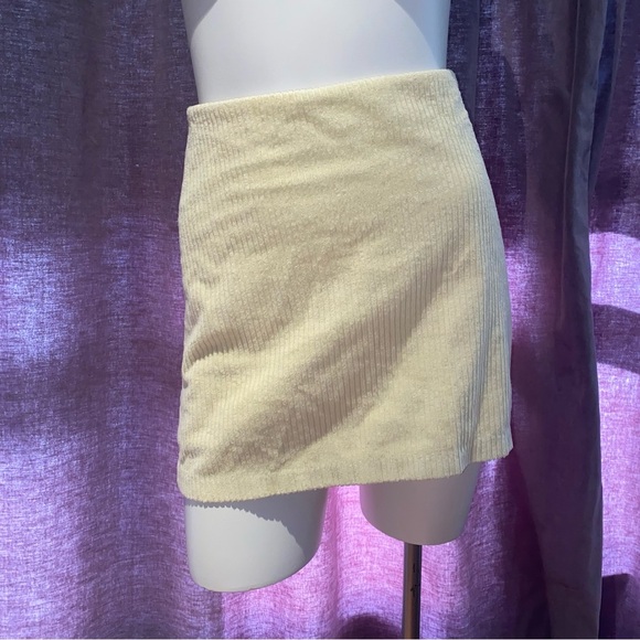 Wilfred Renee A-Line yellow corduroy mini skirt size 2 - Picture 2 of 7